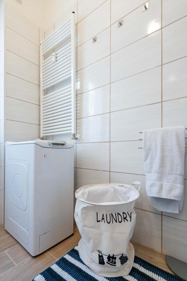 Casa Martina- Airport Free Shuttle-H24 Apartment Bergamo Bagian luar foto