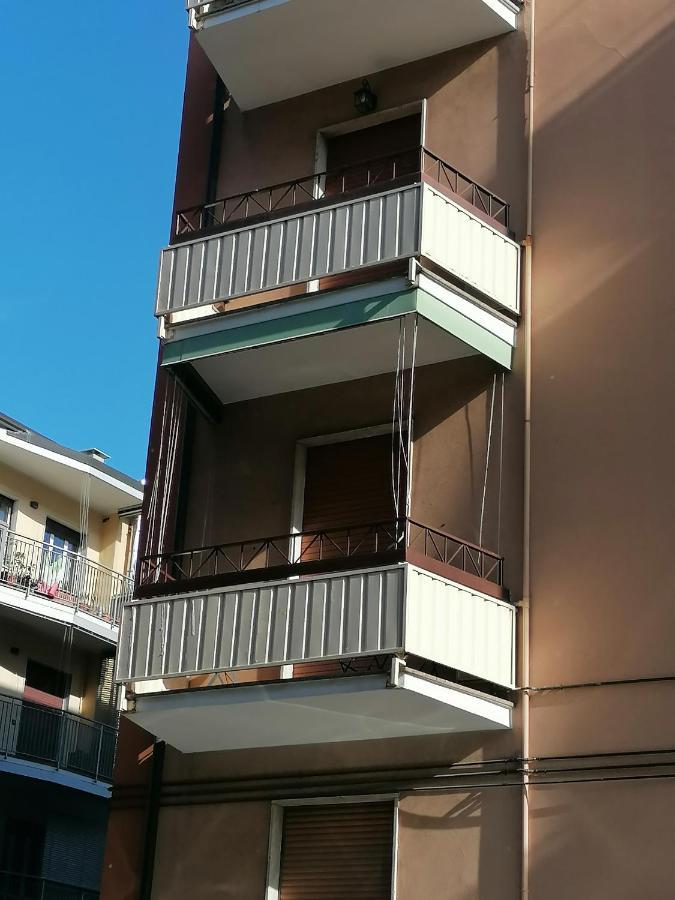 Casa Martina- Airport Free Shuttle-H24 Apartment Bergamo Bagian luar foto
